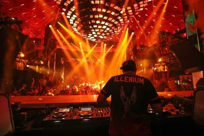 Miami Night: VIP Nightclub Access - No Lines!