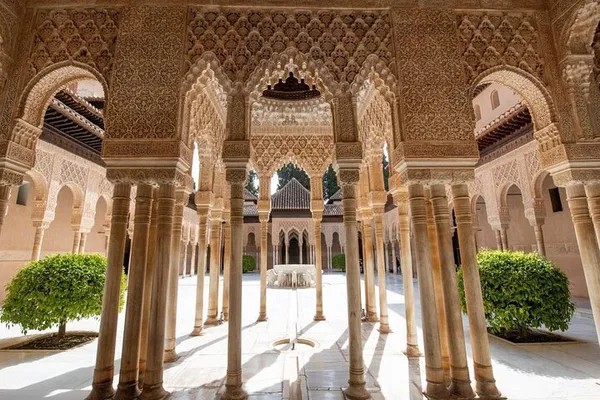 Alhambra & Albaicin Tour from Seville: Skip-the-Line!