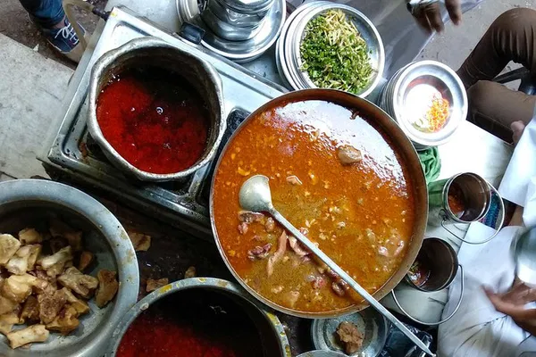 Agra's Culinary Canvas: A Spice-Infused Food Tour