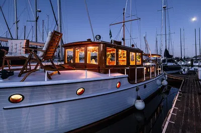 Timeless Elegance on San Francisco Bay: Cruise Aboard a Century-Old Sausalito Yacht