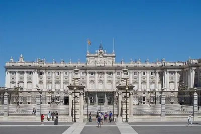 Madrid's Royal Splendor & Prado Artistry: An Afternoon Adventure
