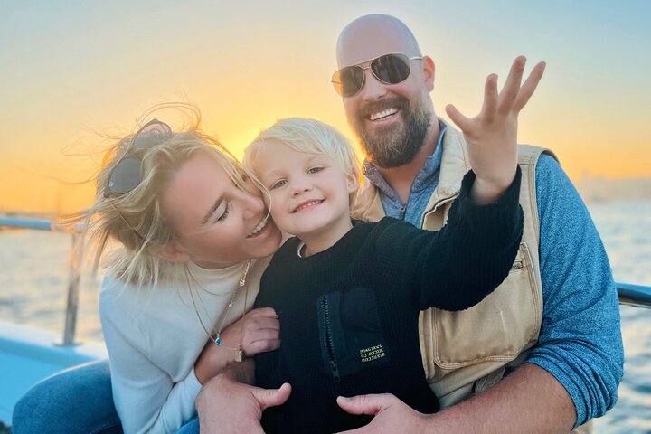 Istanbul Bosphorus Sunset Cruise: Luxury Yacht Views