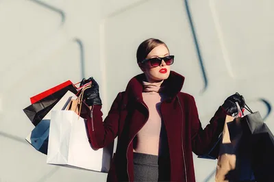 Parisian Luxury: Exclusive Shopping Day with Personal Chauffeur