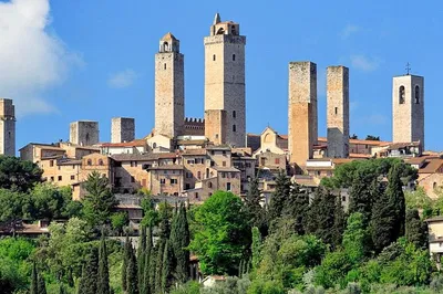Tuscan Dream: Full-Day Private Tour from Rome to Monteriggioni, San Gimignano & Chianti!