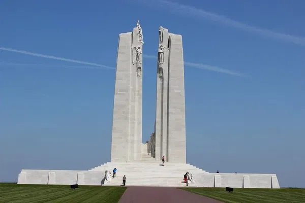 Vimy Ridge Private Transfer: A Comfortable & Personalized Historical Experience