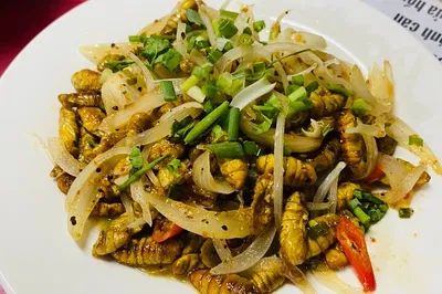 Dare to Dine: Hoi An's Thrilling Street Food Motorcycle Adventure