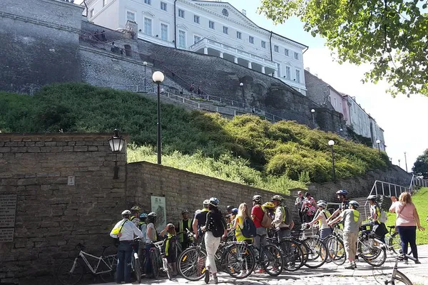 Tallinn Cruise Port Bike Tour: Explore Hidden Gems & Historic Sites!