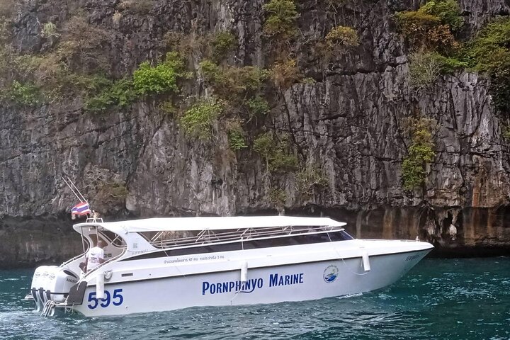 Phi Phi Island Private Speedboat Tour: Tailor-Made Paradise!