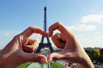 Parisian Romance: A Personalized Love Story Awaits