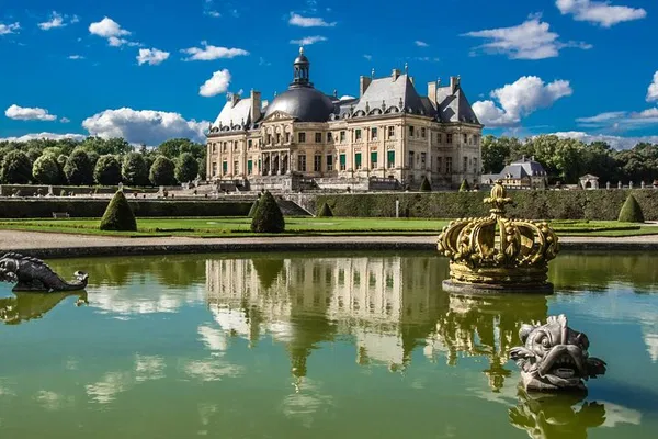 Fontainebleau & Vaux le Vicomte: Unveiling Royal Splendor on a Private Parisian Escape