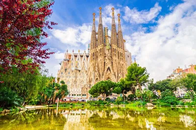 Unveiling Gaudí's Masterpiece: La Sagrada Familia Private Tour