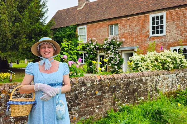 Chawton Village: Jane Austen's Life & Countryside Tour
