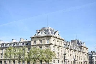 Montmartre & Seine: Wine, Views & Parisian Charm Awaits!