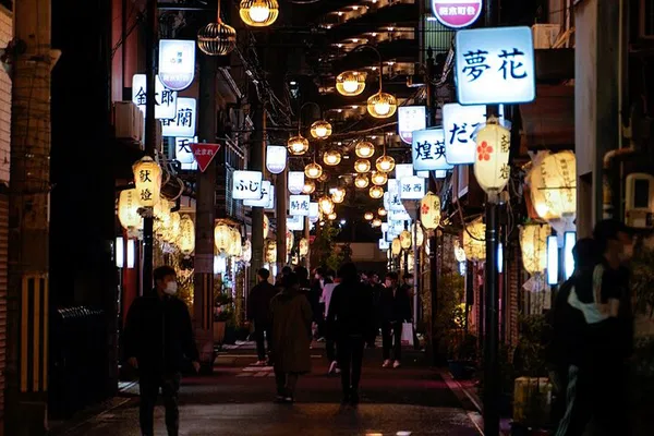 Osaka's Dark Side: Red Light & Food Tour