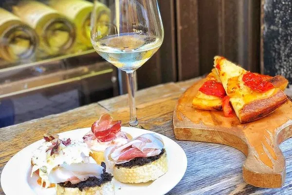 Verona Food Tour: Wine, Dine & Hidden Gems