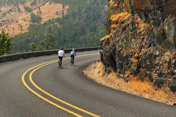 Columbia Gorge Bike Ride: Scenic Views & Waterfalls