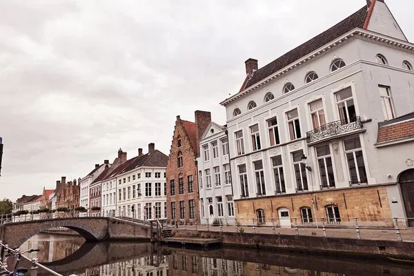 Bruges Medieval History & Chocolate Tour with Local