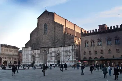 Bologna: Self-Guided Audio Tour—Unlock Hidden Stories!