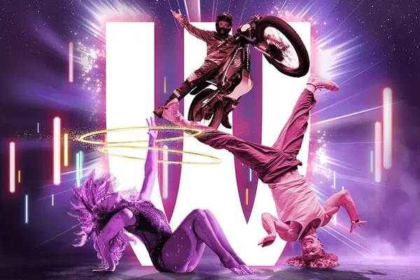 Berlin's FLYING LIGHTS: A Dazzling Show!