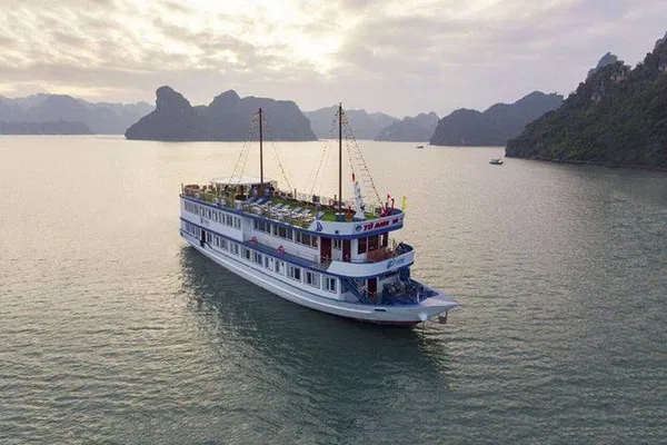 Lan Ha & Ha Long Bay 3-Day Cruise: Kayak & Swim