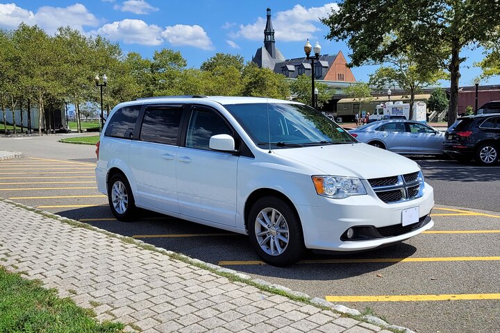Stress-Free Newark Airport to Times Square Private Transfer