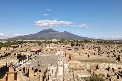 Unforgettable Half-Day: Positano, Sorrento & Pompeii Adventure