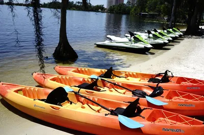 Glide Across Lake Bryan: Kayak Rentals Near Disney & Universal!