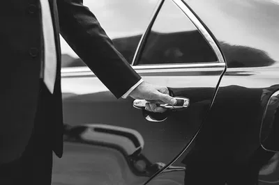 Stress-Free Rome Arrival: Private Airport Transfer