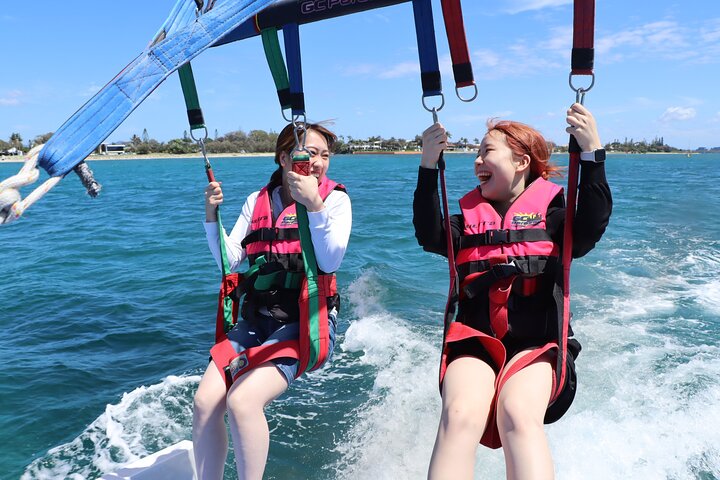 Gold Coast Parasailing: Soar Above Surfers Paradise!