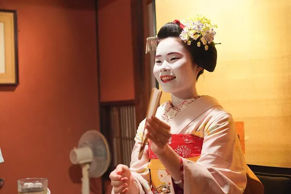 Kyoto: Dinner & Maiko Show in Gion's Traditional Restaurant