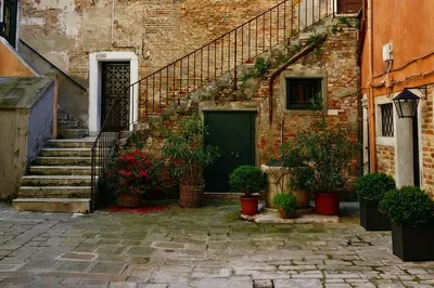 Unveiling Castello's Secrets: A Venetian Private Tour