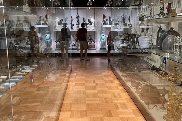 Met Museum Ghost Tour: Art, Mystery & Macabre!