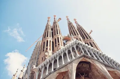 Sagrada Familia: Uncover Gaudí's Genius with a German-Speaking Guide