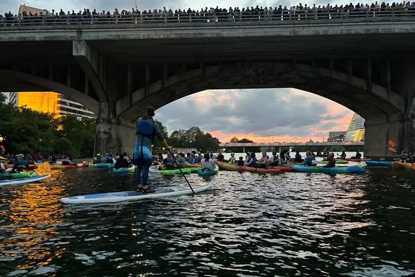 Austin's Bat Spectacle: Congress Avenue Bridge Paddleboard Adventure