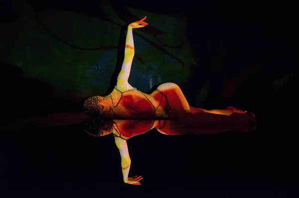Crazy Horse Paris: Unveiling Secrets with a Dancer & Show!