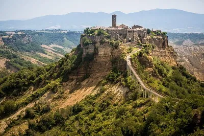 Rome to Florence Transfer: Discover Civita di Bagnoregio's Etruscan Charm