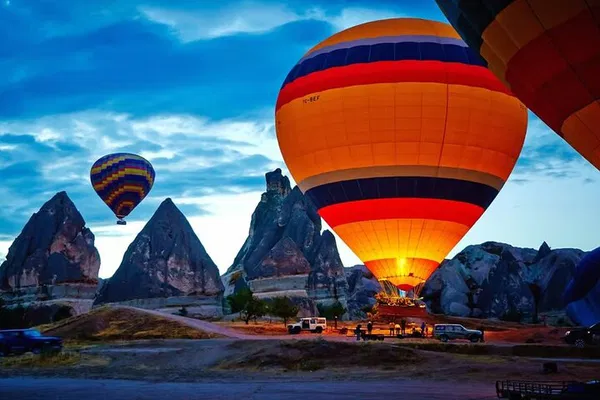 Cappadocia Dream: 2-Day Istanbul Tour with Unforgettable Sunrise Balloon Flight