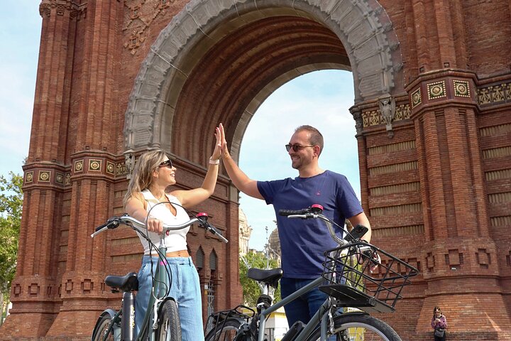 Barcelona E-Bike Tour: Glide Through Gaudí's City!