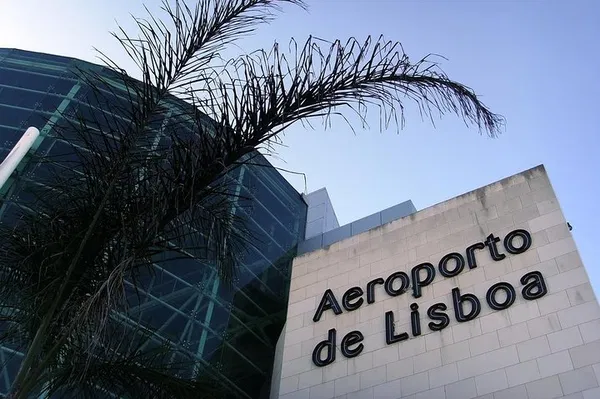 Lisbon Arrival: Stress-Free Private Transfer to Your Hotel