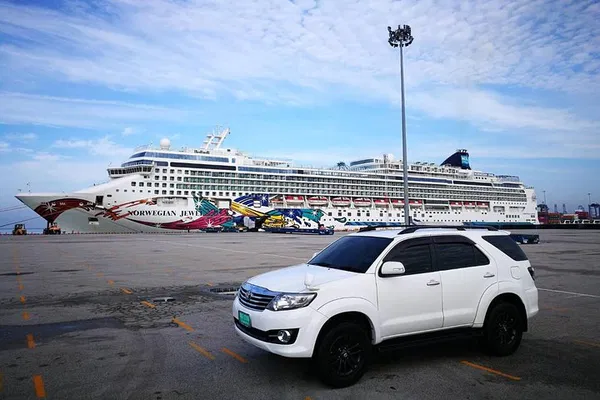 Unlock Bangkok: 2-Day Private Car & Floating Market Adventure from Laem Chabang