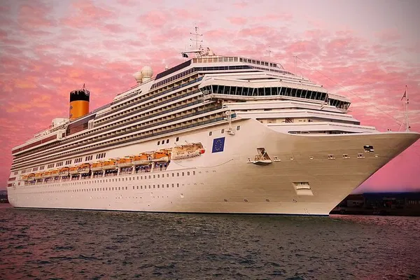 Stress-Free Cruise Transfer: Rome Hotel to Civitavecchia Port in Style