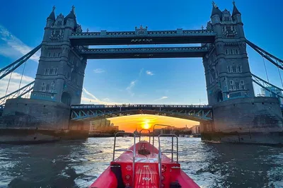 Thames Rockets: Sunset Speedboat Thrills on London's River