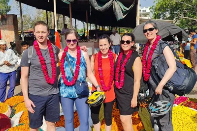 Sunrise Culture Quest: Jaipur's Dawn Walking & E-Rickshaw Adventure