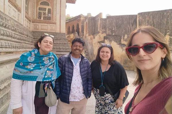 Discover Jaipur's Splendor: A Private Tuk Tuk Adventure