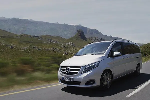 Stress-Free Bergen Transfer: Hotel to Airport in Style