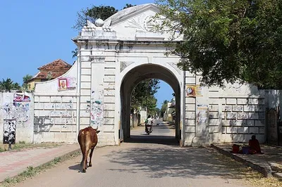 Pondicherry to Tranquebar: Private Tour of Temples & Forts