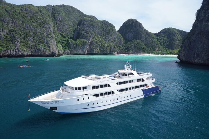 Phi Phi Island Cruise: Luxury, Adventure & Turquoise Waters