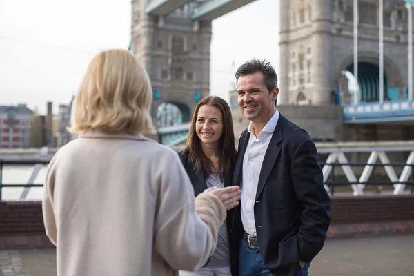 London's Iconic Landmarks: A Luxurious Private Car Tour