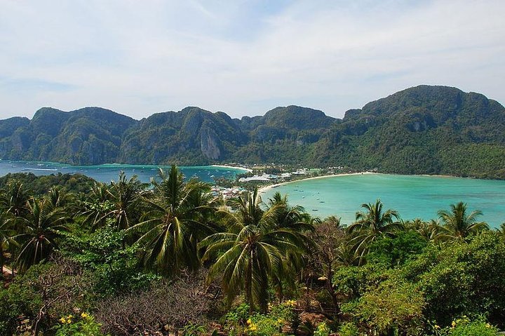 Discover Phi Phi Islands: An Unforgettable Big Boat Adventure from Phuket