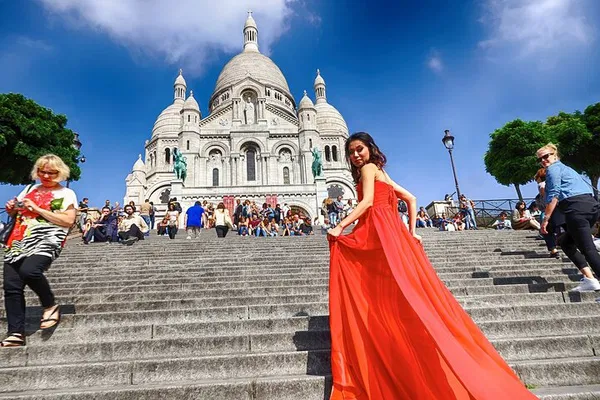 Uncover Montmartre's Secrets: An Expert-Led Parisian Adventure